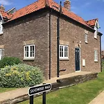 Rockpool At The Bay Village Filey, 3 Bed Sleeps 6 Dog Friendly, Free Leisure Facilities, Direct Access, Pub & Shop