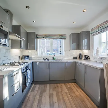 Semesterbostad Rockpool At The Bay Village Filey, 3 Bed Sleeps 6 Dog Friendly, Free Leisure Facilities, Direct Access, Pub & Shop *